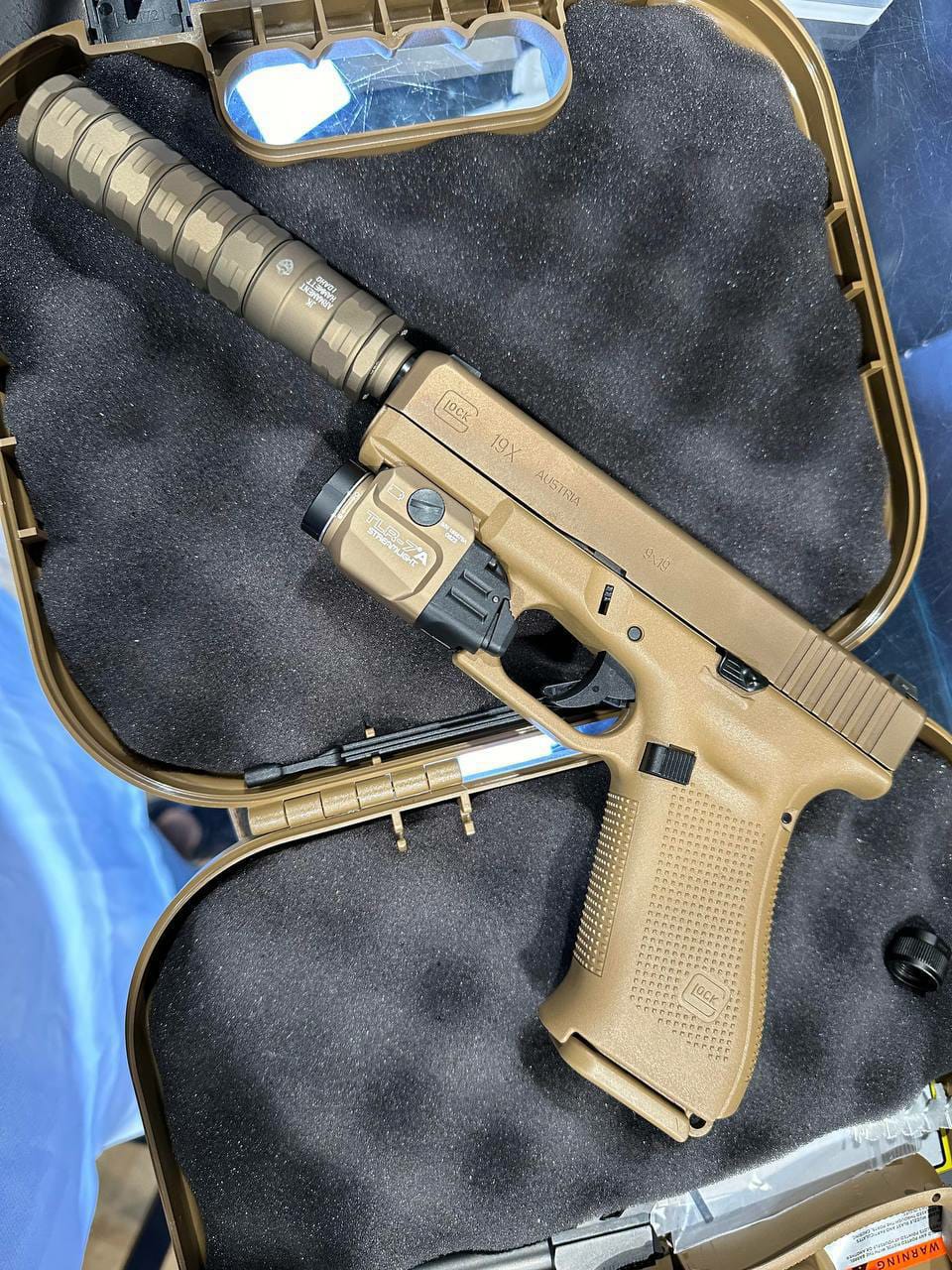 Glock 19X – 9mm Semi-Automatic Pistol (FDE)