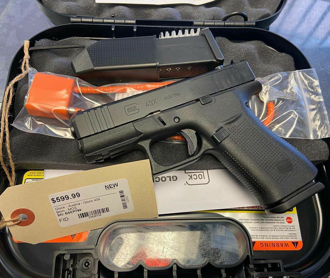Glock 17 Gen5 9mm Semi-Automatic Pistol with Holster Package