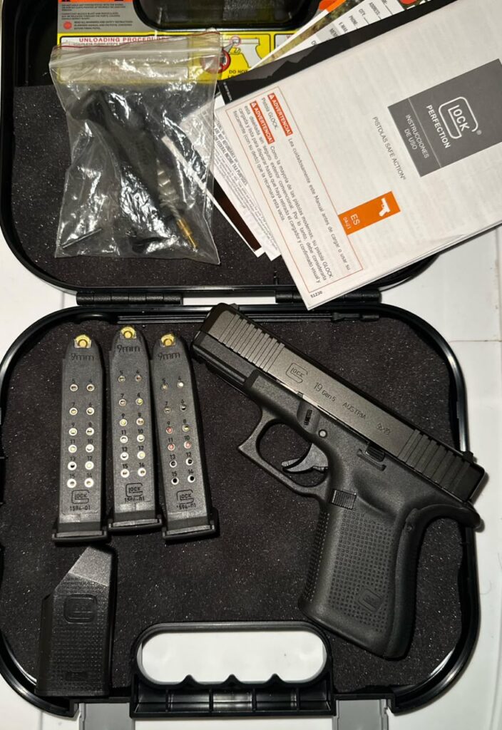 Glock 19 Gen 5 – 9mm Semi-Automatic Pistol Package