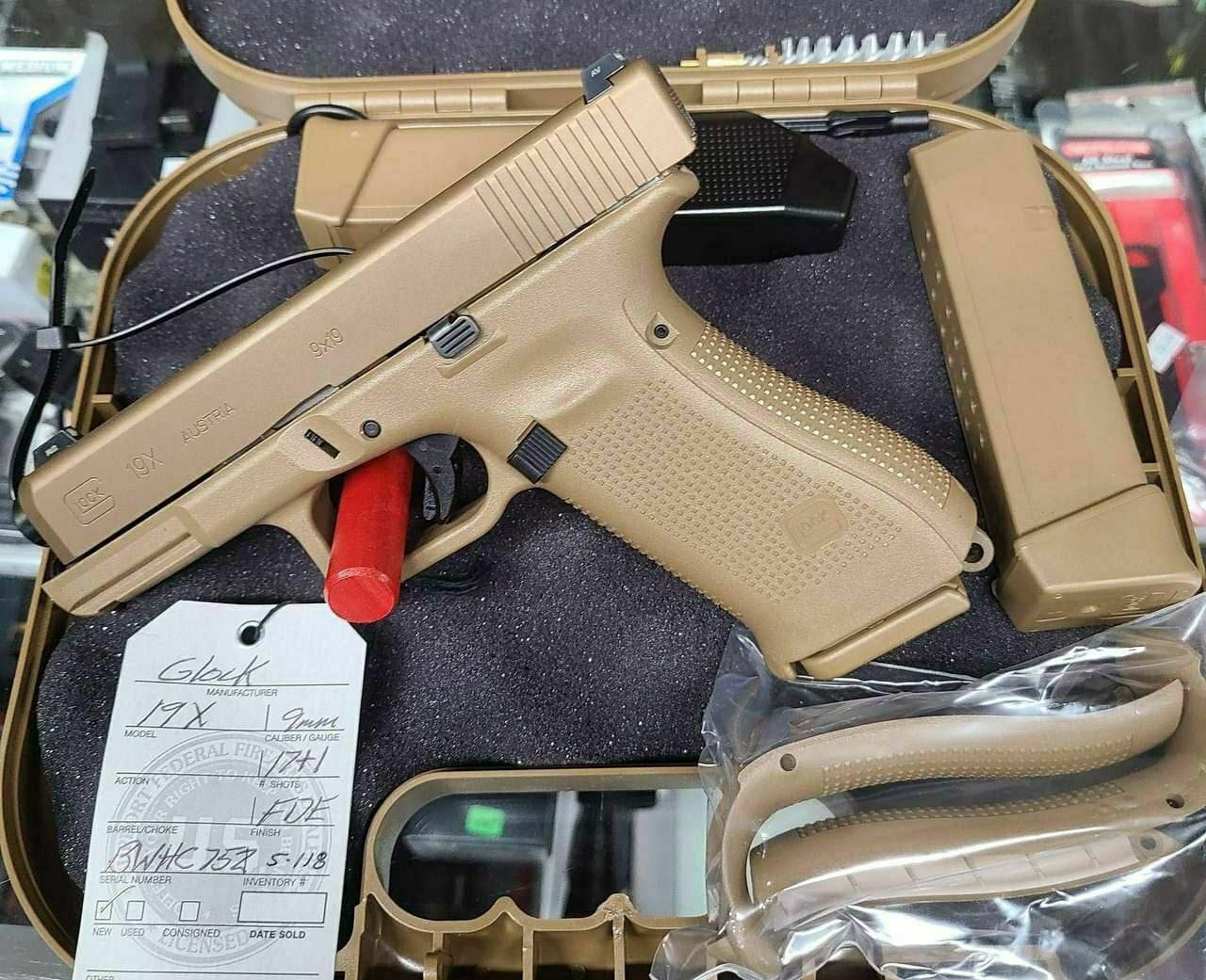 Glock 19X 9mm Pistol (Coyote Tan)