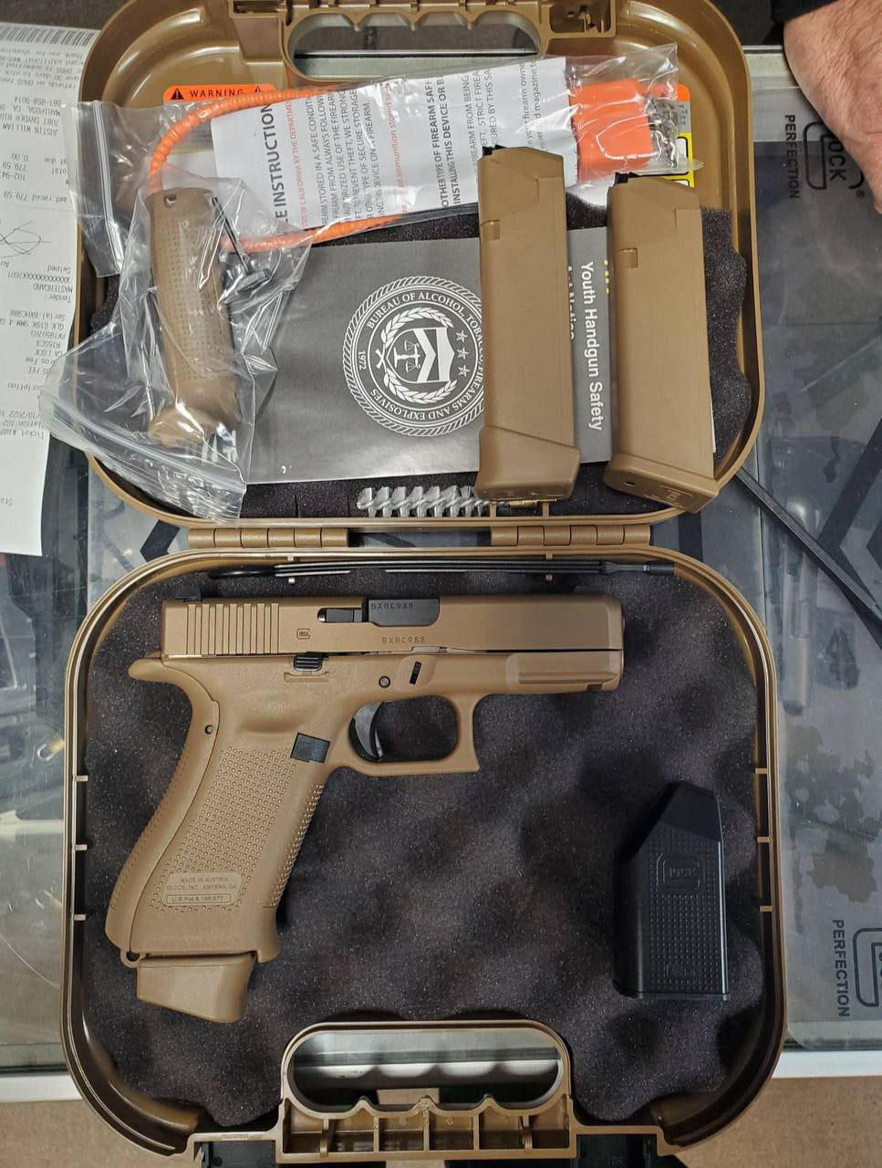 Glock 17 Gen5 Coyote 9mm Pistol