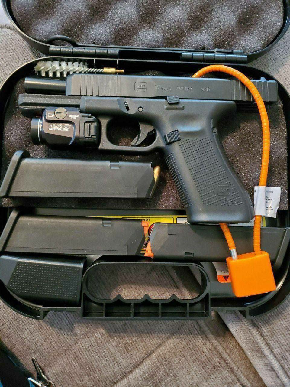 Glock 17 Gen5 9mm with Streamlight TLR-7A